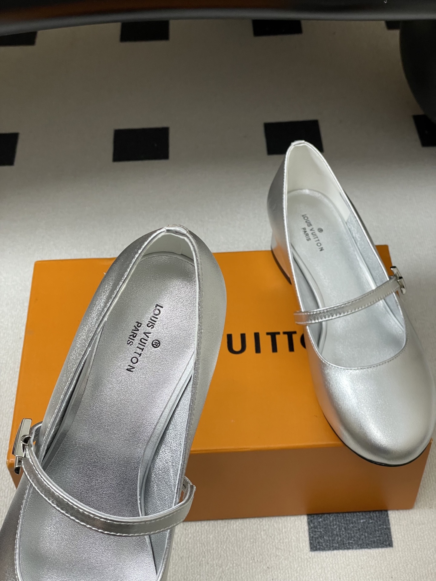 Women's high heels